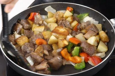 Bò Lúc Lắc – Hương Vị Đậm Đà Khó Cưỡng