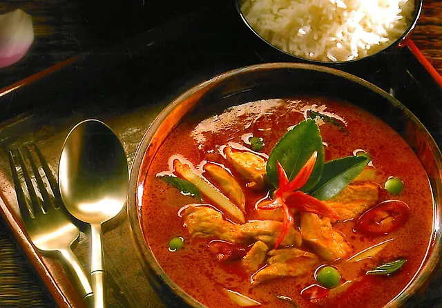 Cà Ri Thái Xanh/Đỏ: Đậm đà, béo ngậy khó cưỡng