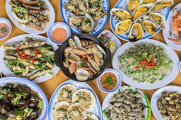Các Món Ốc Đa Dạng: Từ Xào Me Đến Nướng Mỡ Hành