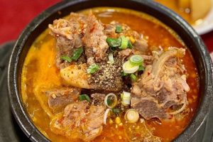 Canh xương Hàn Quốc là món gì