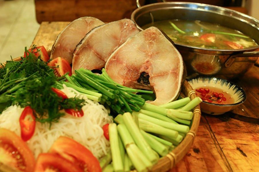 Lẩu Cá Hú Chua Cay
