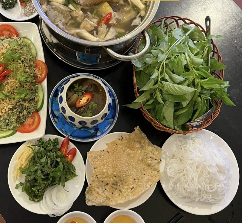 Mắt Cá Ngừ Đại Dương Hầm Tiêu Xanh