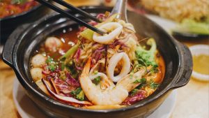 Mì cay ăn nhiều có bị sao không?