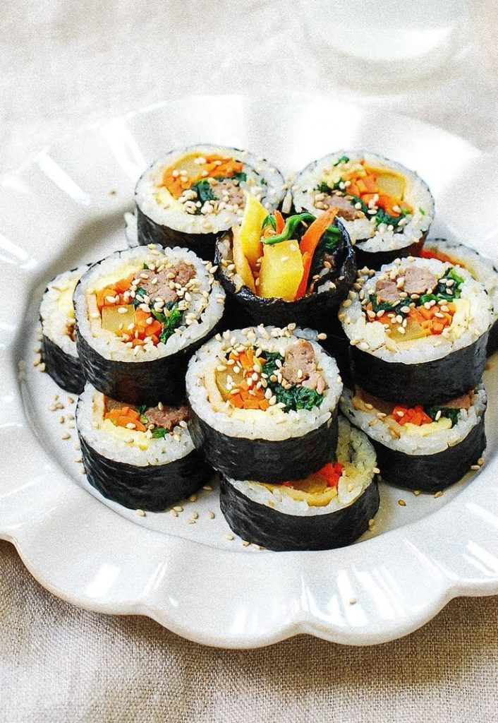 Những Món Cơm Cuộn Ngon "Kinh Điển" Không Thể Bỏ Qua
